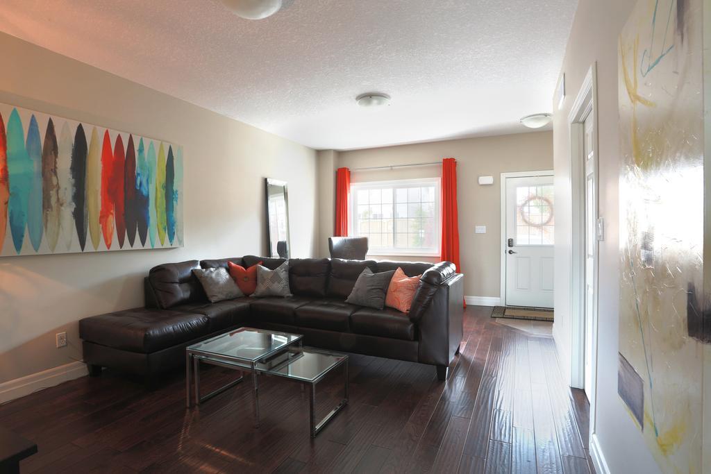 Boardwalk Homes - Executive Guest Rooms & Townhomes Kitchener Camera foto