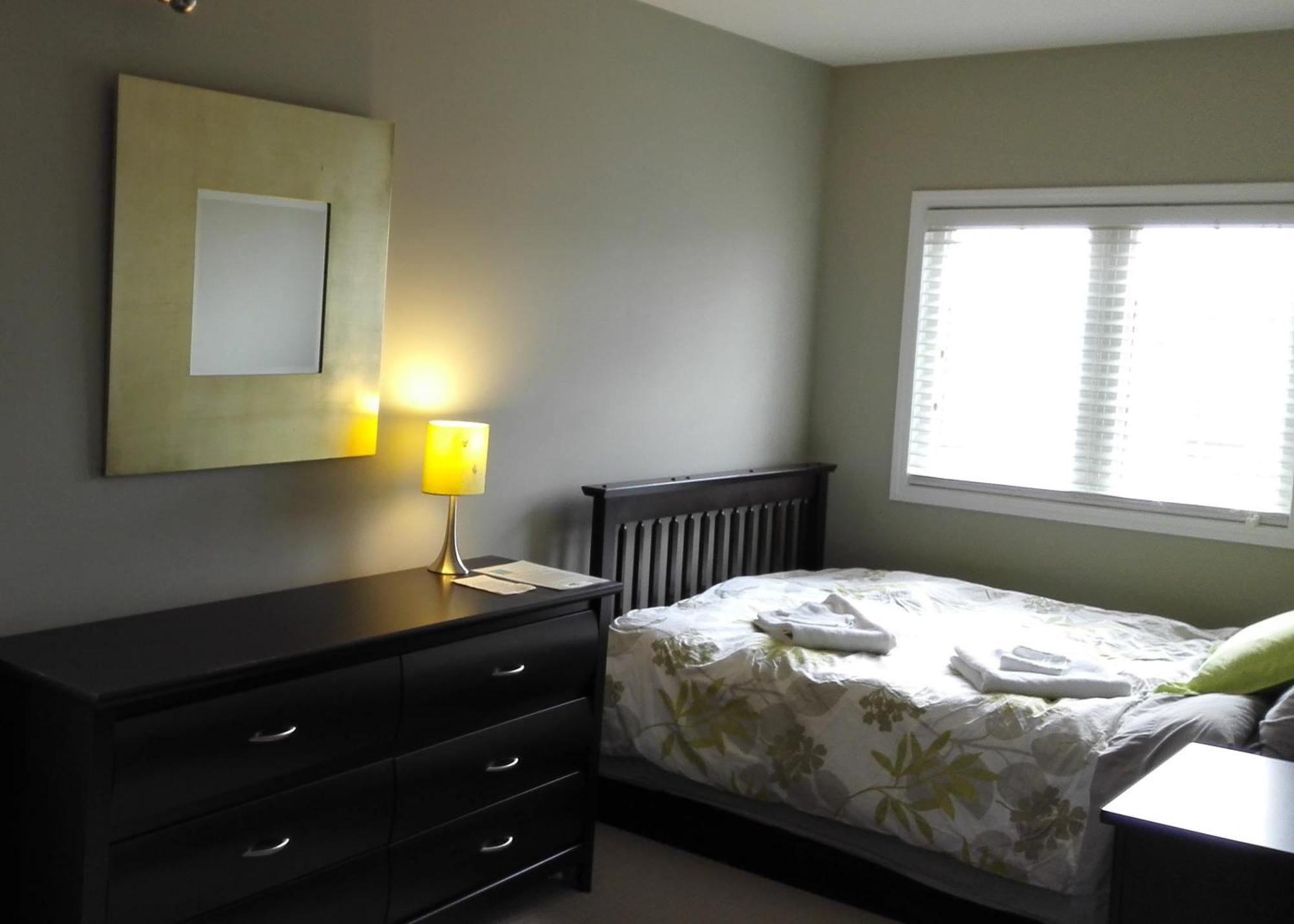 Boardwalk Homes - Executive Guest Rooms & Townhomes Kitchener Esterno foto