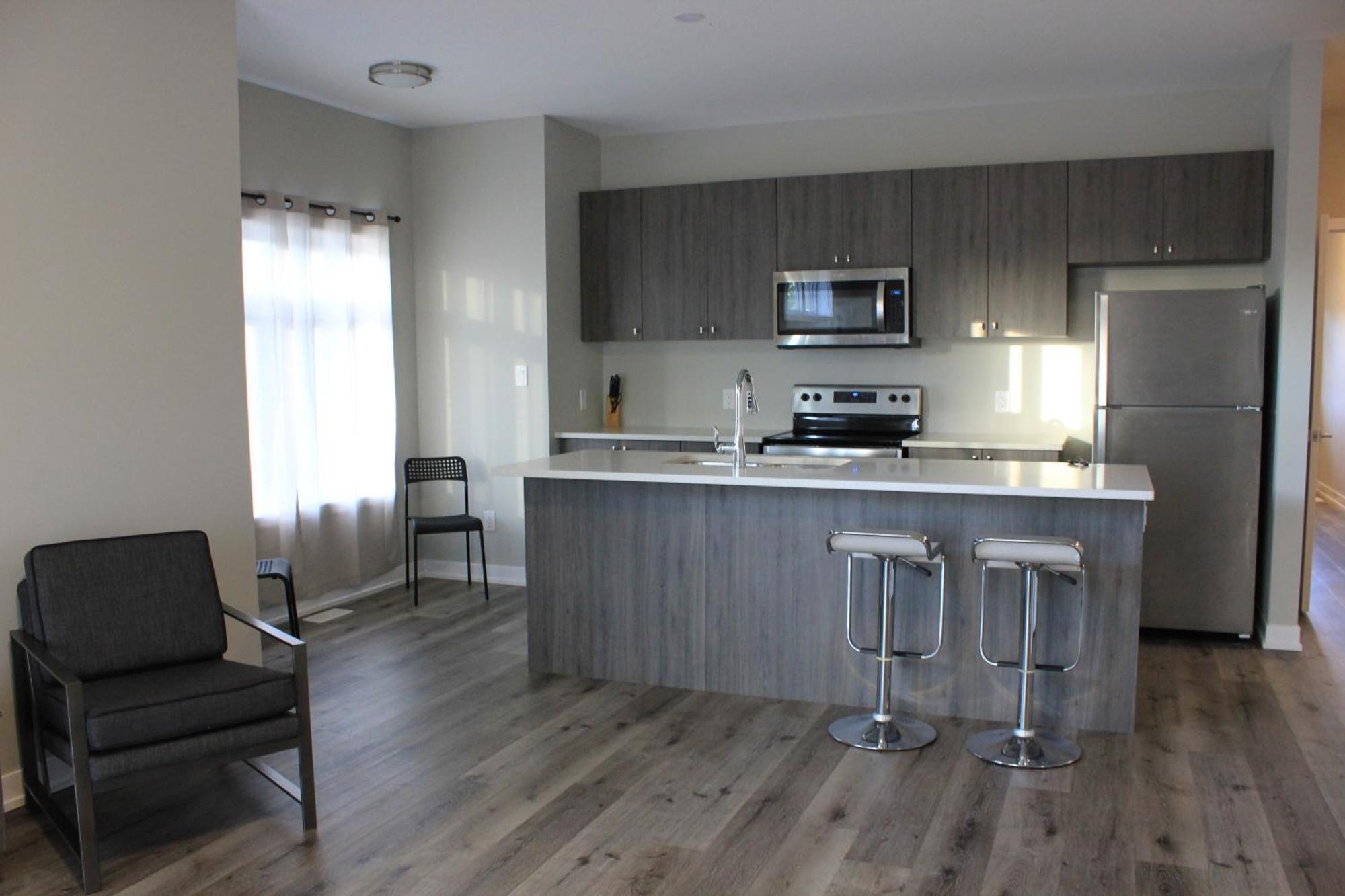 Boardwalk Homes - Executive Guest Rooms & Townhomes Kitchener Esterno foto