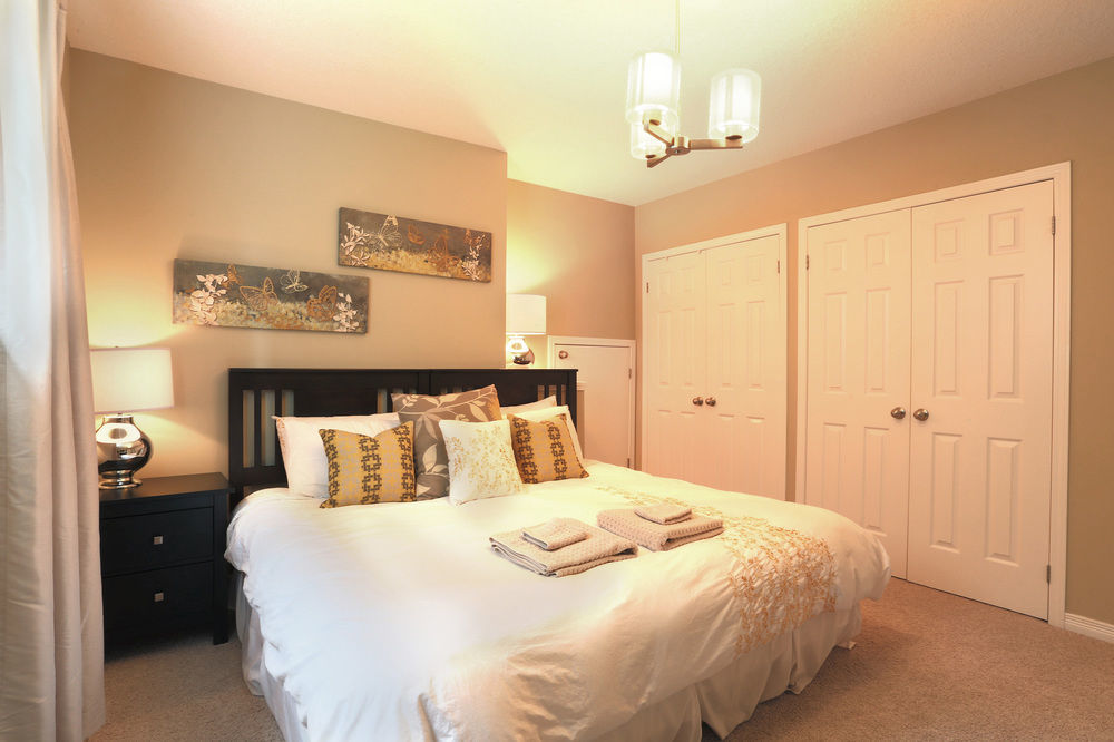 Boardwalk Homes - Executive Guest Rooms & Townhomes Kitchener Esterno foto